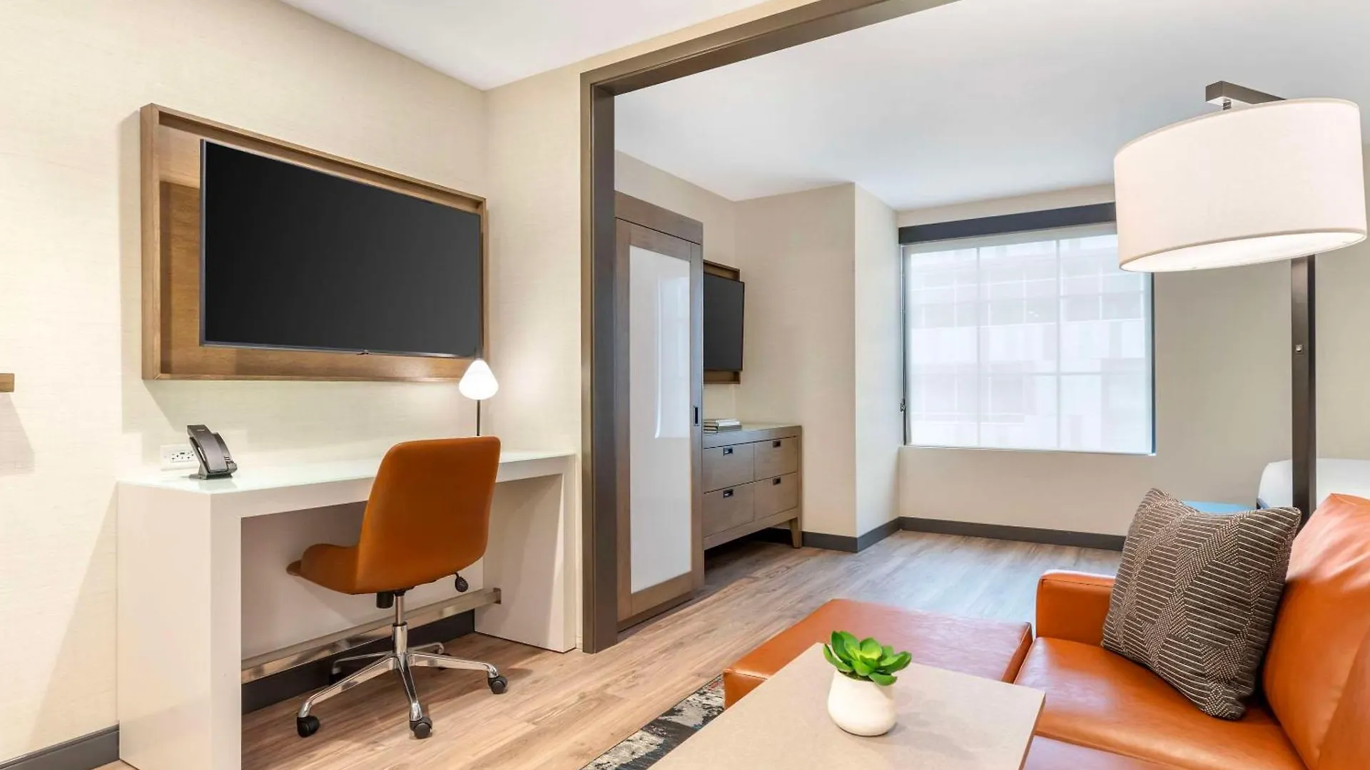 Cambria Hotel Denver Downtown Rino