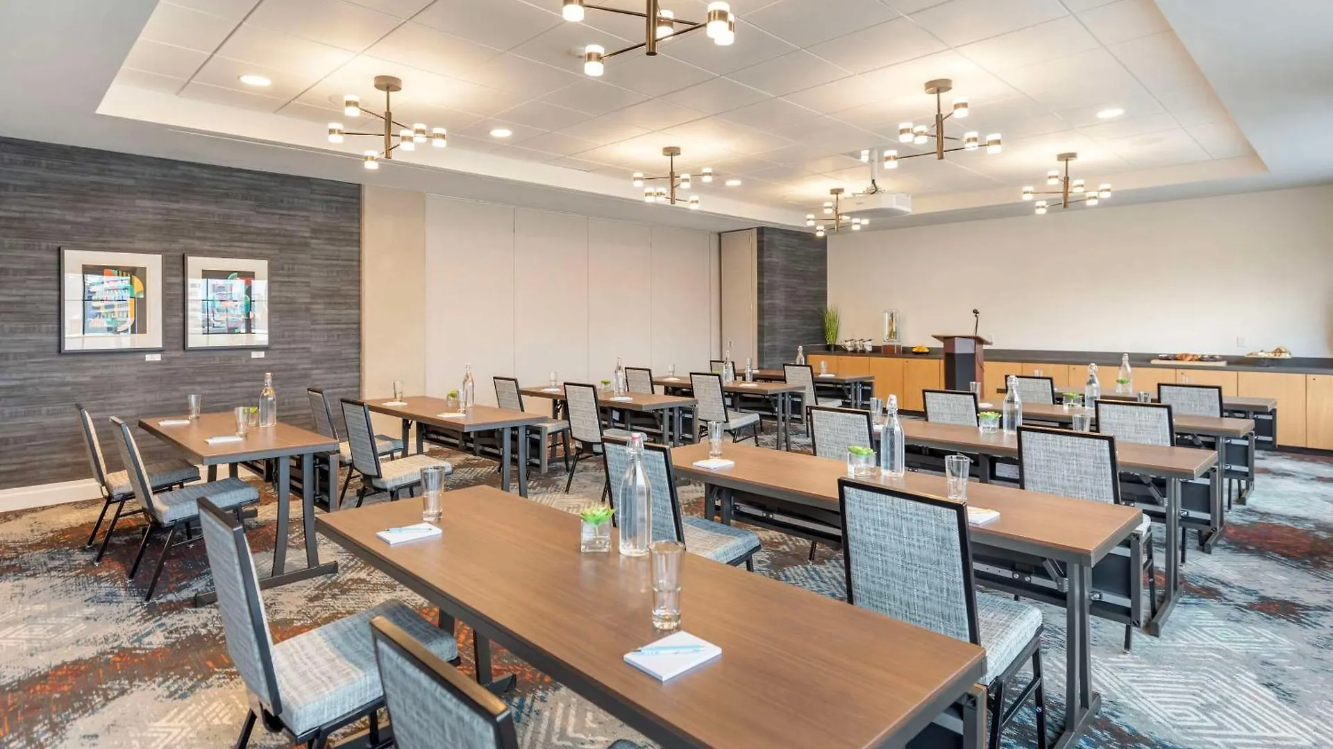 Cambria Hotel Denver Downtown Rino