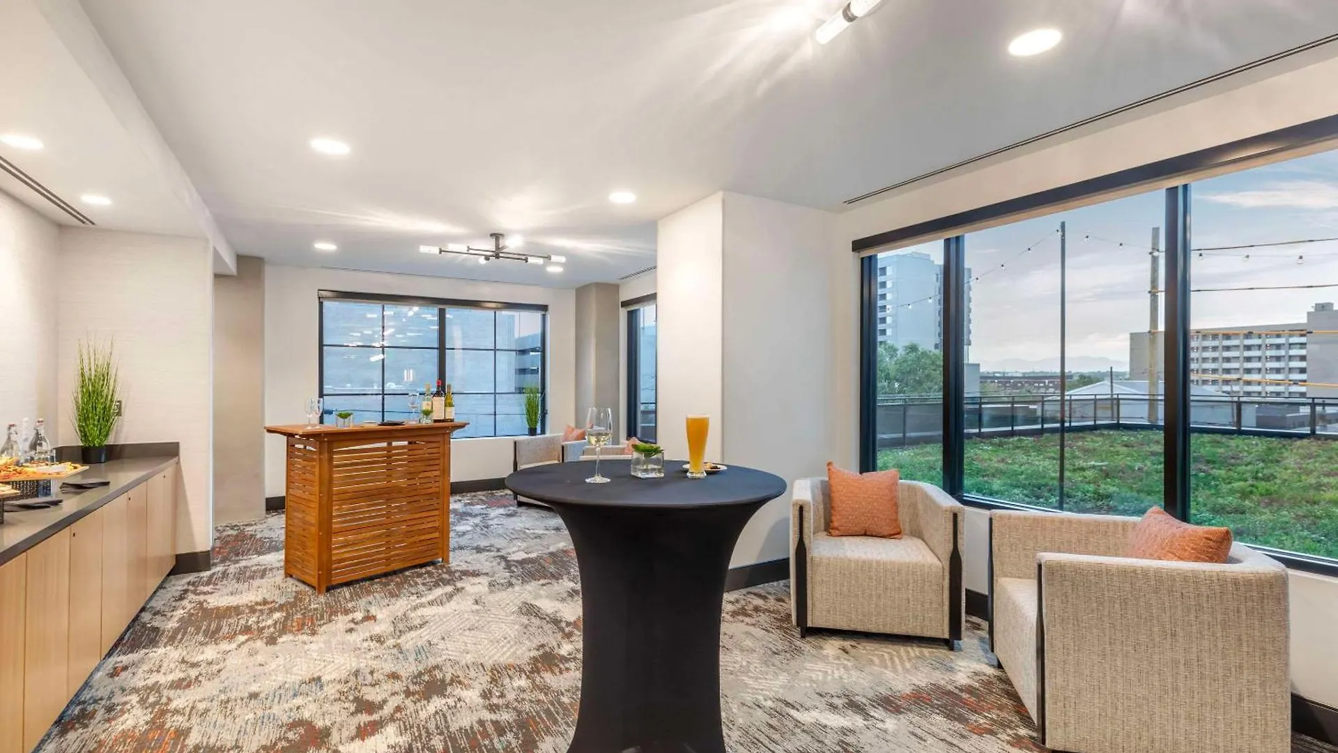 Cambria Hotel Denver Downtown Rino