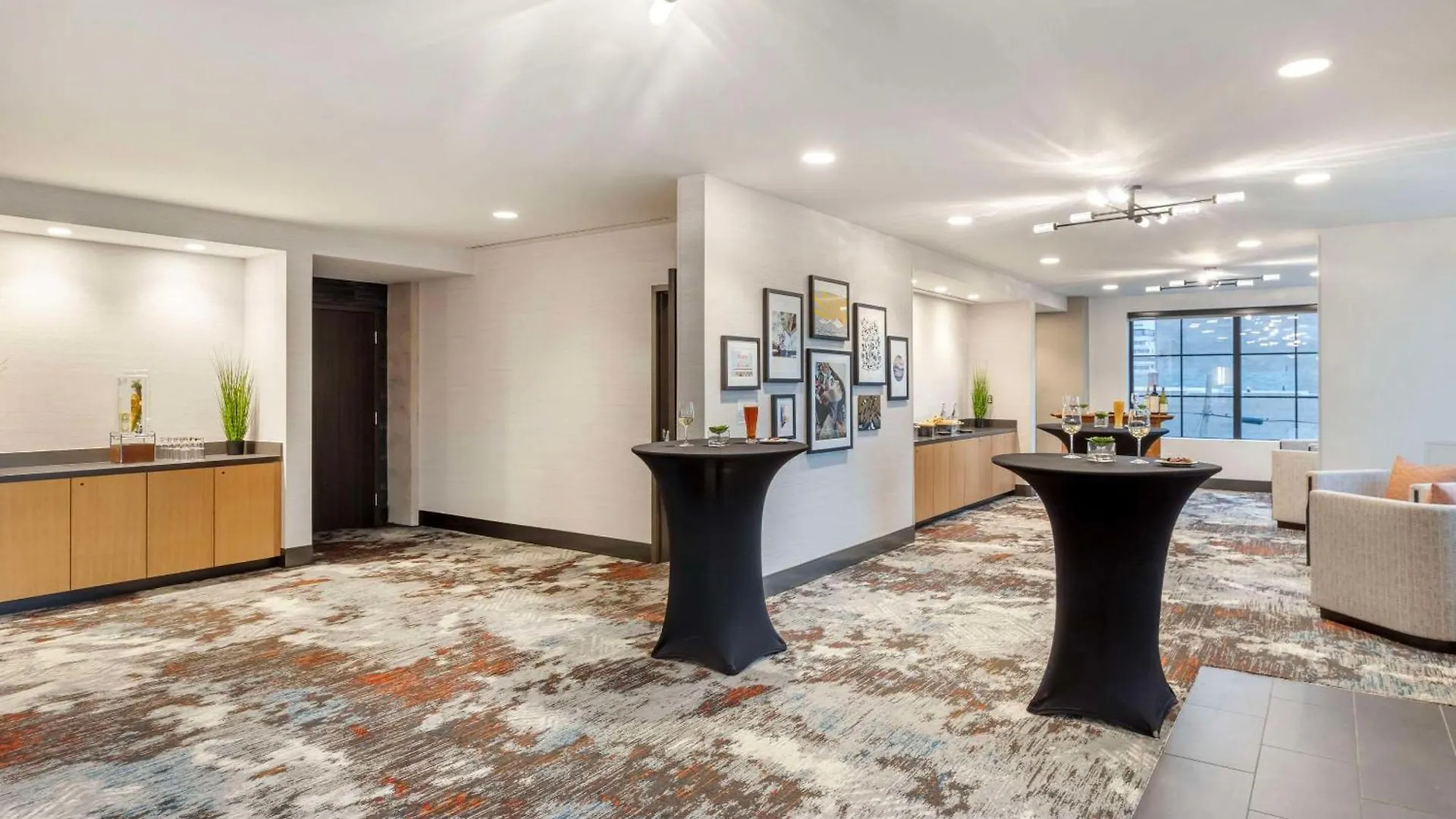 Cambria Hotel Denver Downtown Rino