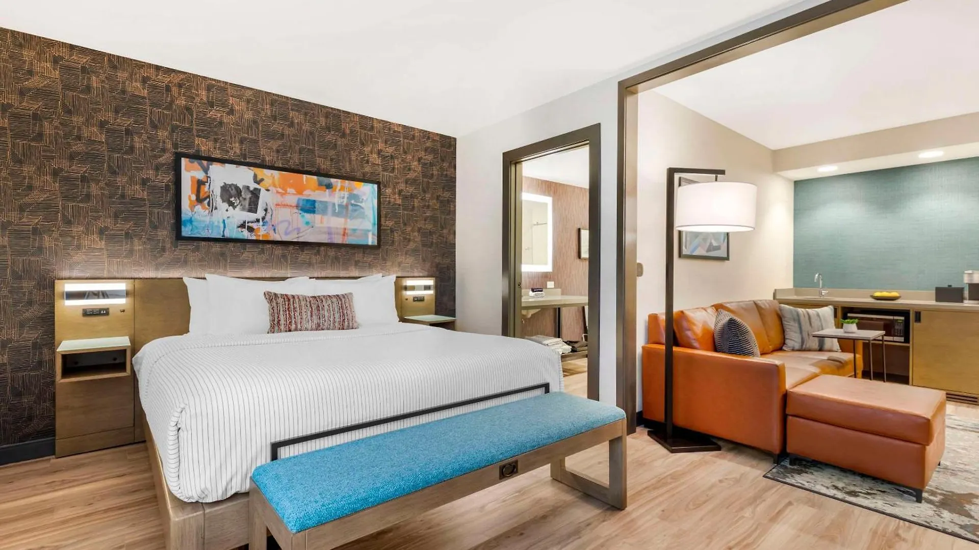 Cambria Hotel Denver Downtown Rino