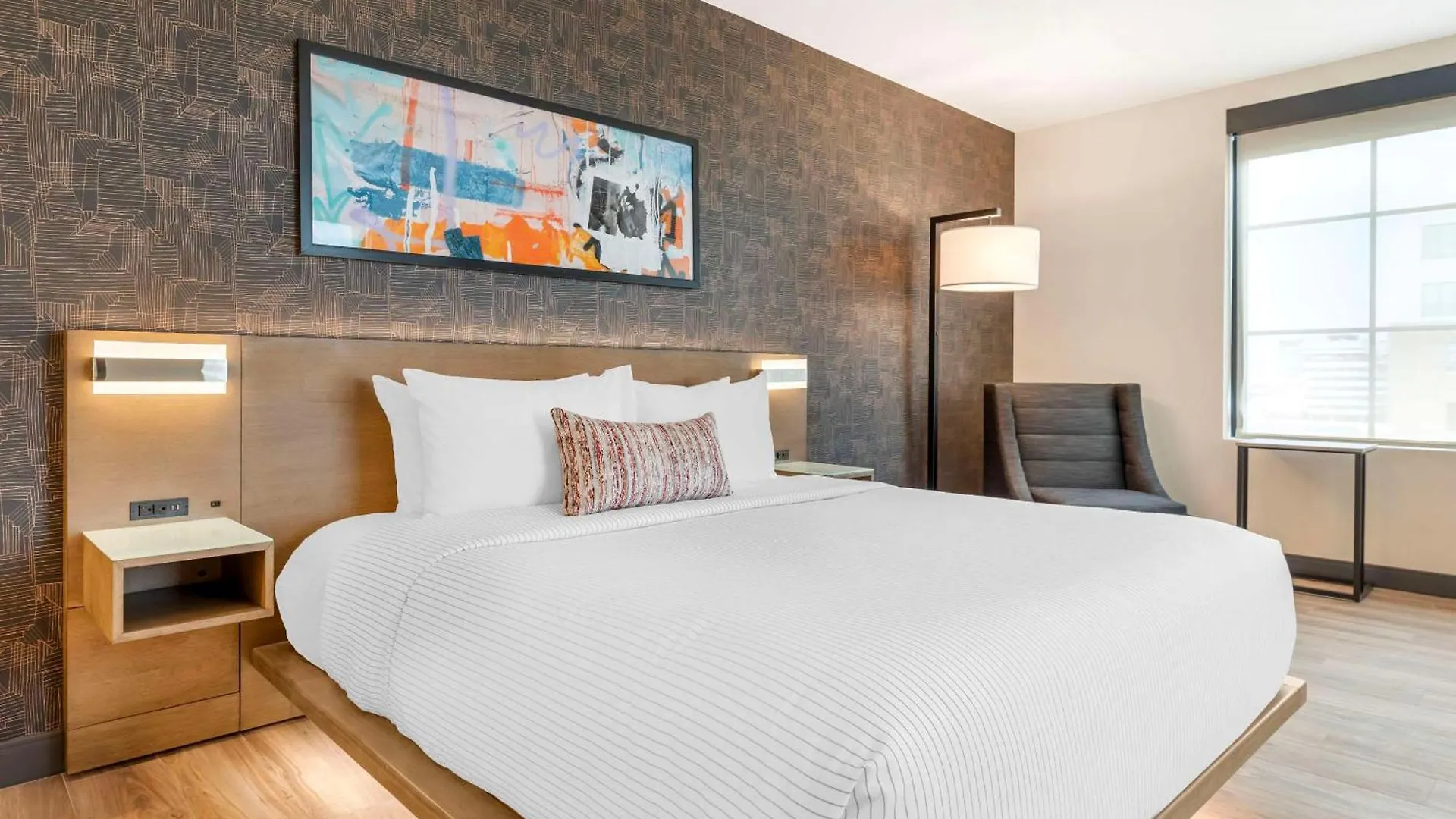 Cambria Hotel Denver Downtown Rino