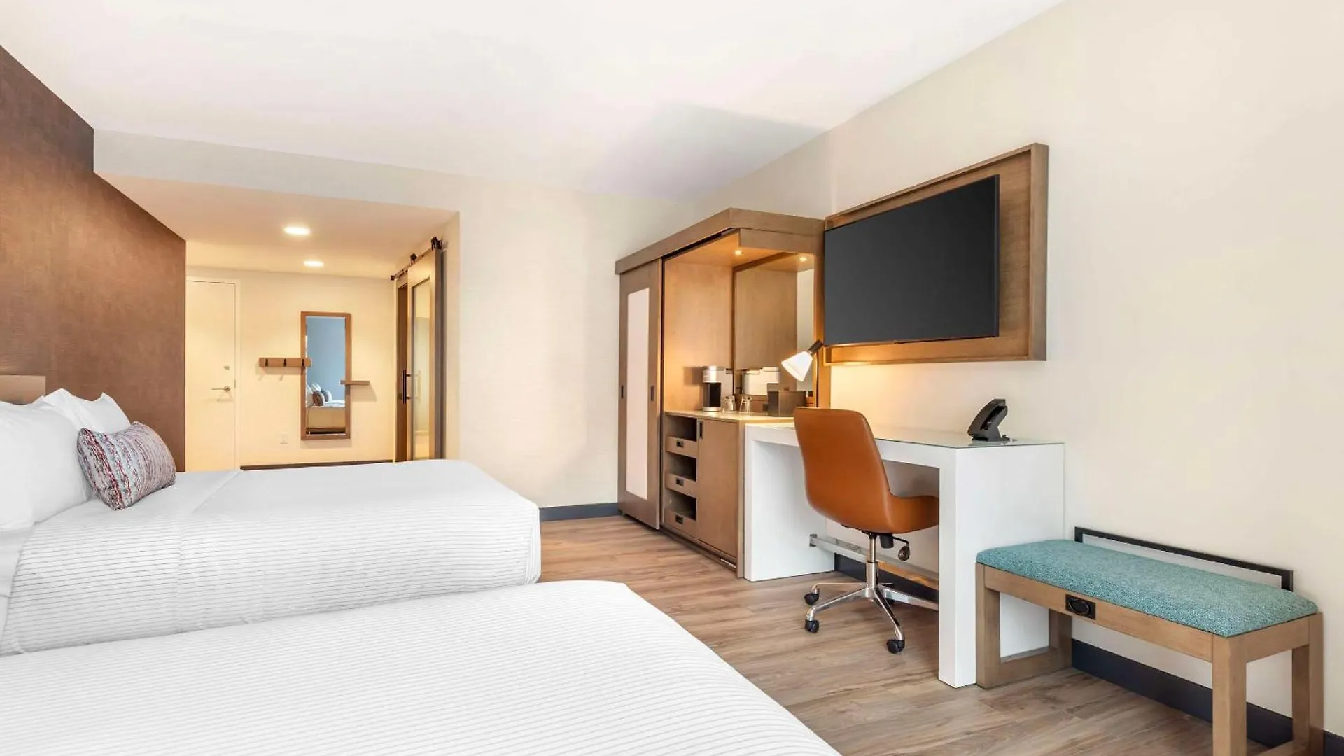 Cambria Hotel Denver Downtown Rino