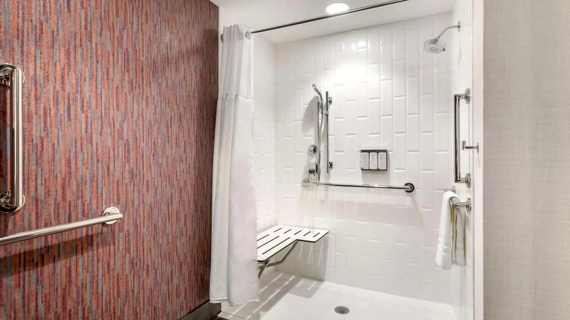 Cambria Hotel Denver Downtown Rino